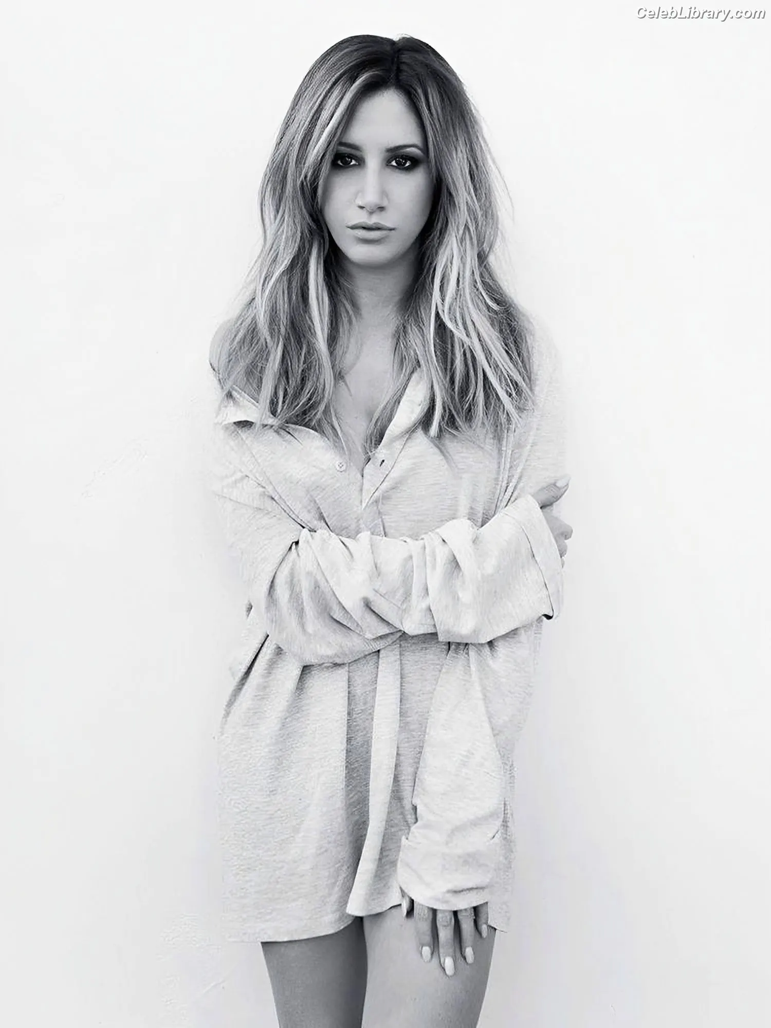 Ashley Tisdale photo 3 of 338