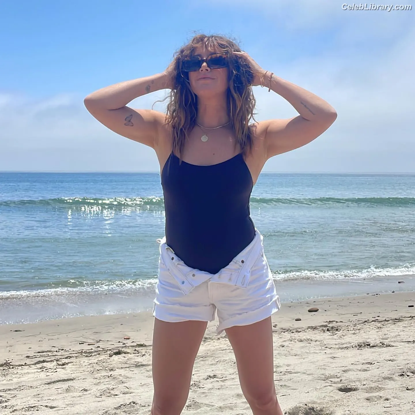 Ashley Tisdale photo 17 of 338