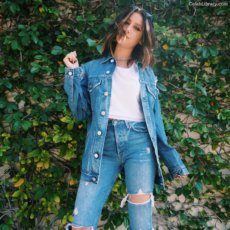 Ashley Tisdale photo 12 of 339