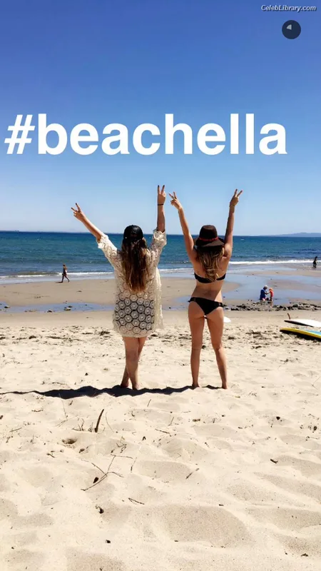 Ashley Tisdale photo 3 of 339