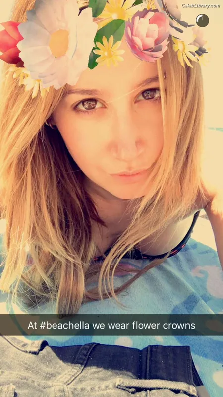 Ashley Tisdale photo 4 of 339