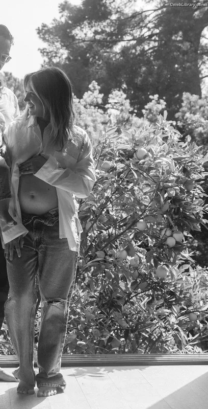 Ashley Tisdale photo 11 of 339