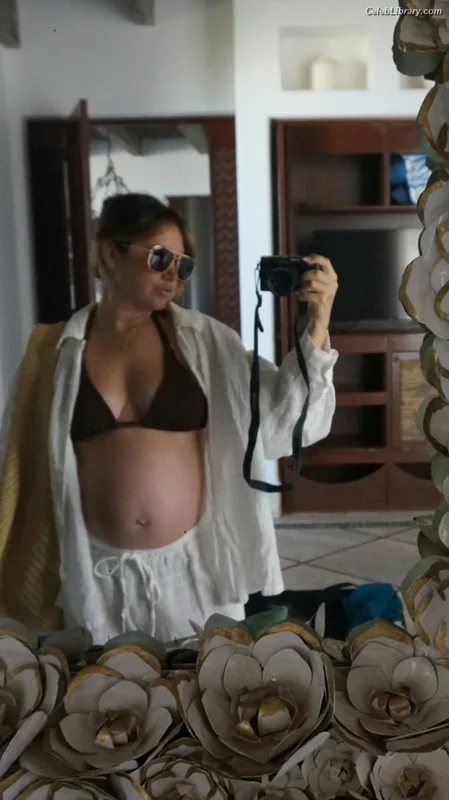 Ashley Tisdale photo 12 of 339