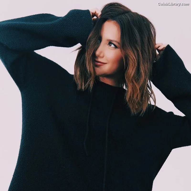 Ashley Tisdale photo 17 of 339