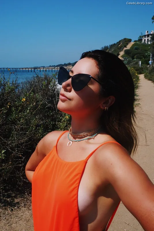 Ashley Tisdale photo 18 of 339