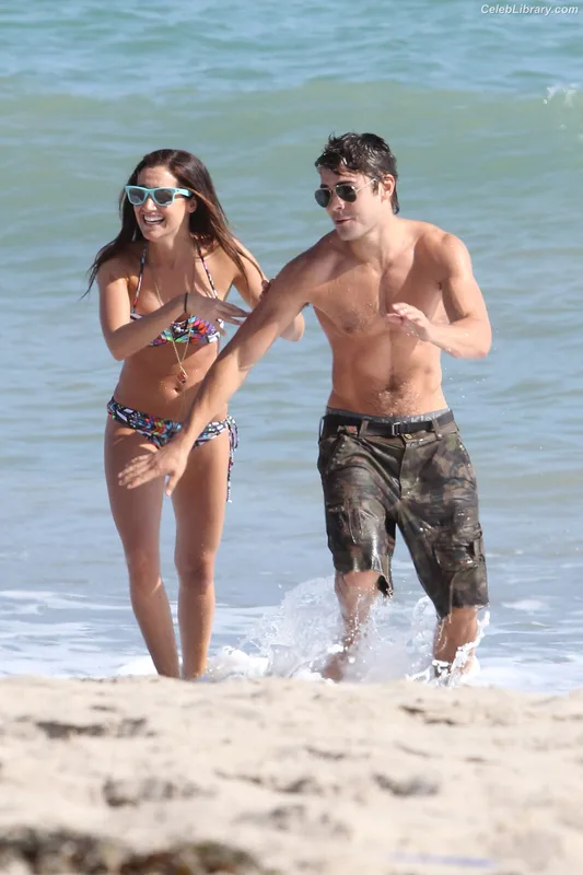 Ashley Tisdale photo 17 of 339