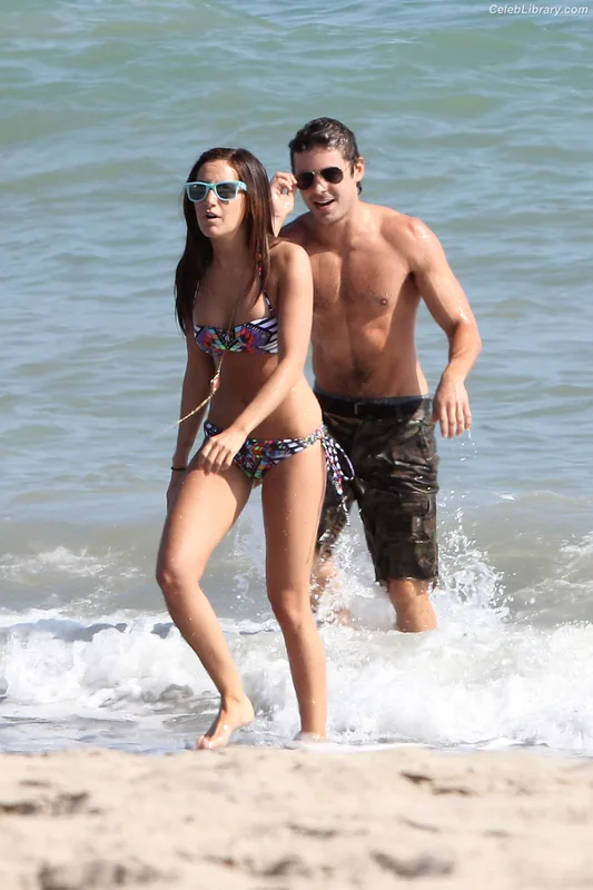 Ashley Tisdale photo 18 of 339