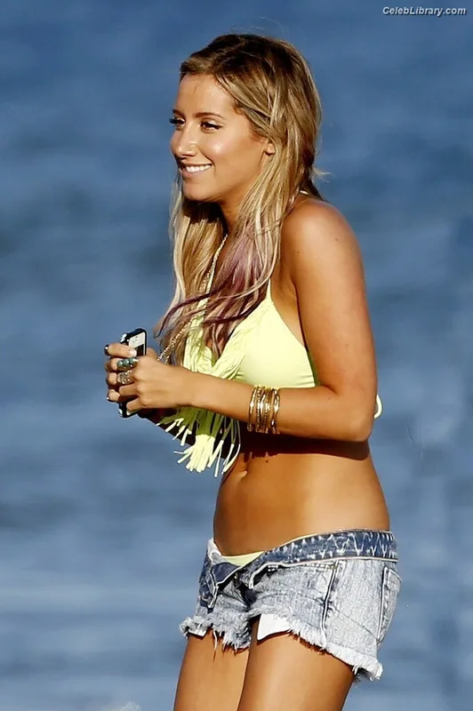 Ashley Tisdale photo 24 of 339