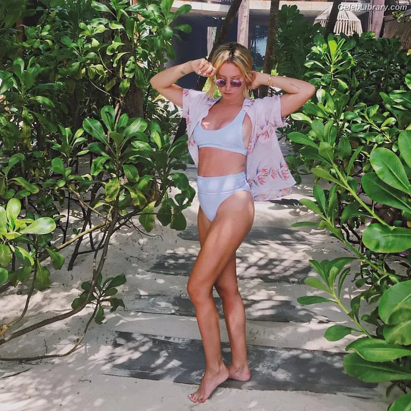 Ashley Tisdale photo 12 of 339