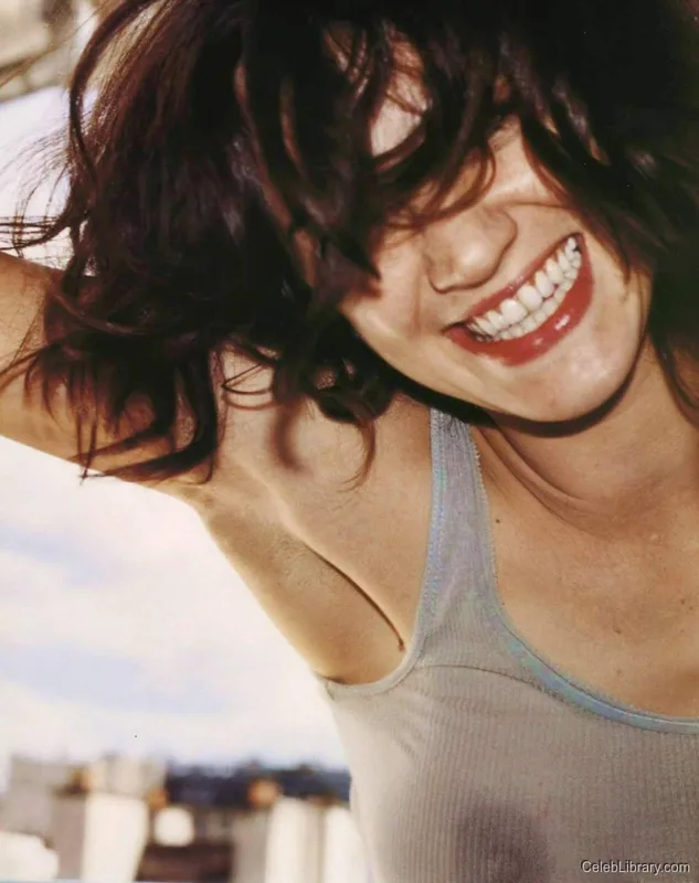 Asia Argento photo 4 of 30