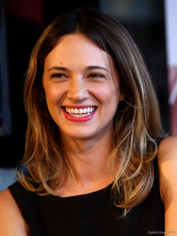 Asia Argento photo 20 of 30