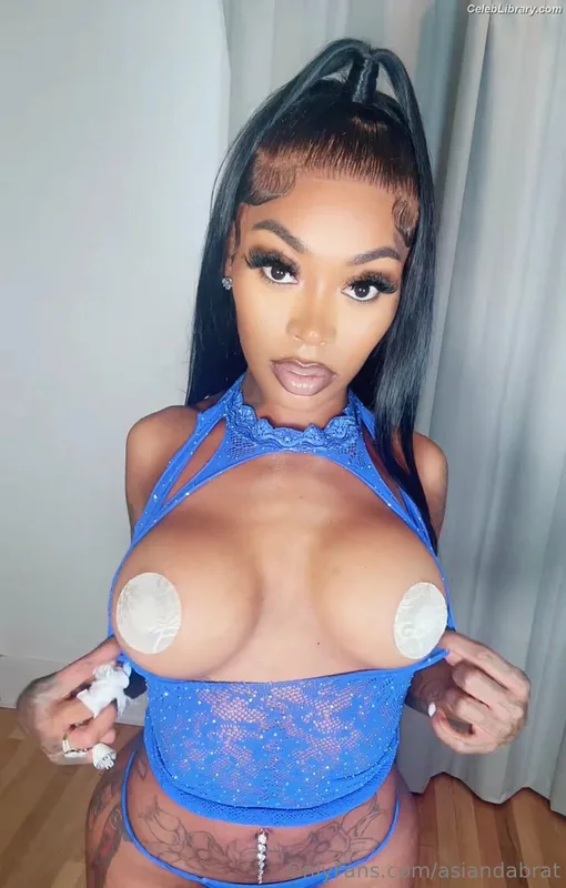 Asian Doll photo 3 of 20