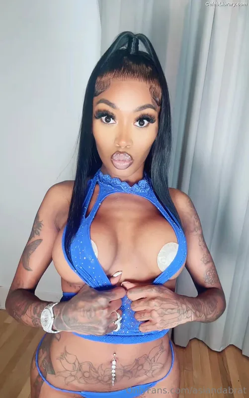 Asian Doll photo 4 of 20