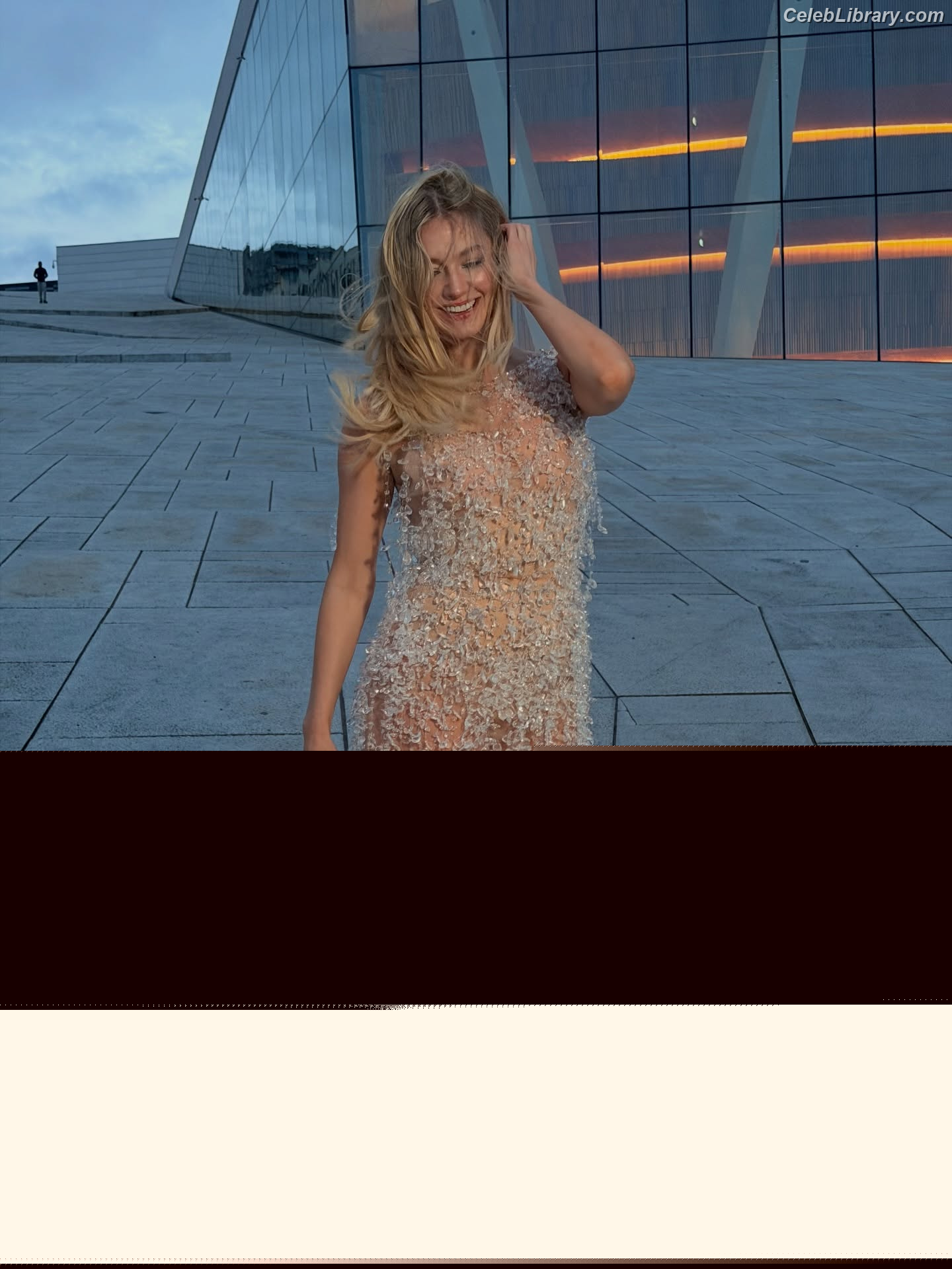 Astrid S photo 8 of 26