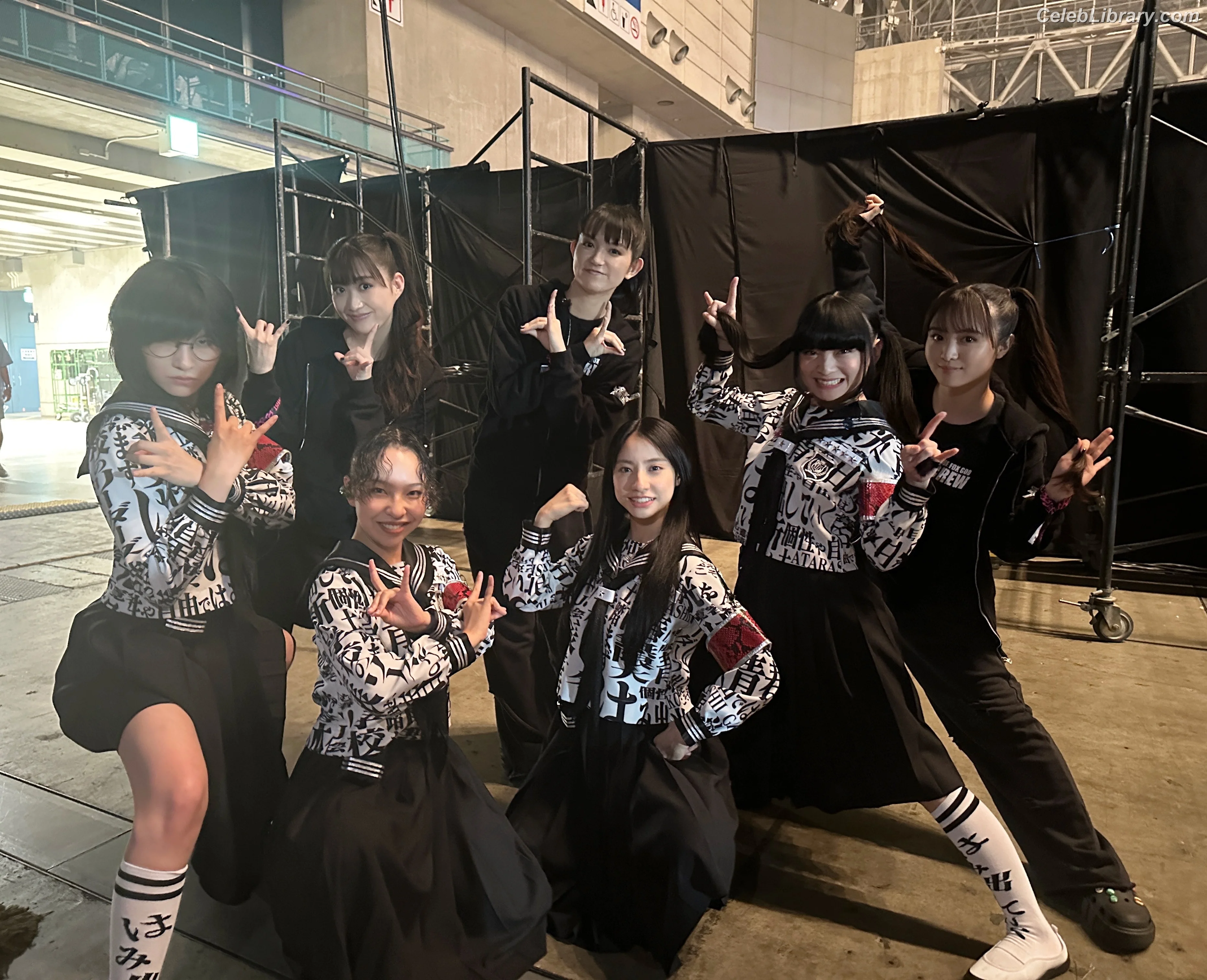 Atarashii Gakko! photo 19 of 119