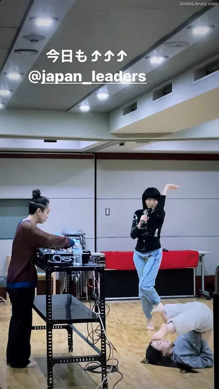 Atarashii Gakko! photo 11 of 120