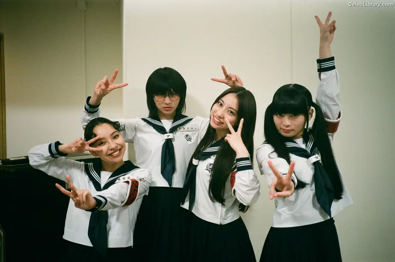 Atarashii Gakko! photo 12 of 120