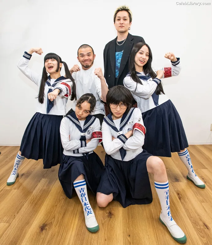 Atarashii Gakko! photo 23 of 120