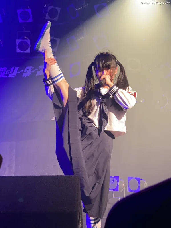 Atarashii Gakko! photo 8 of 120