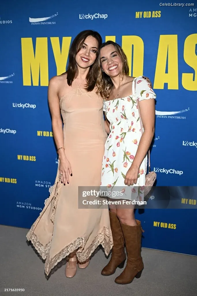 Aubrey Plaza photo 18 of 420