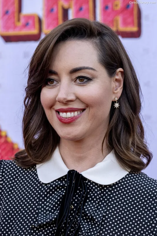 Aubrey Plaza photo 19 of 421