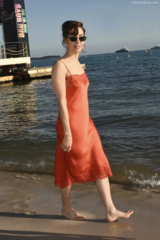 Aubrey Plaza photo 1 of 421