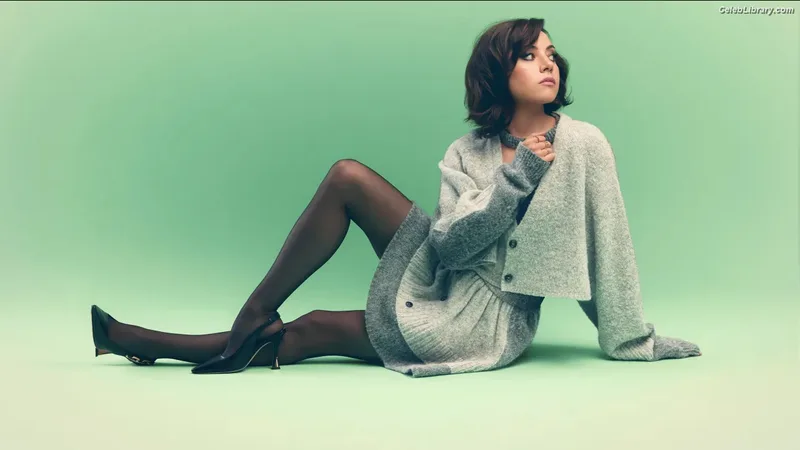Aubrey Plaza photo 7 of 421
