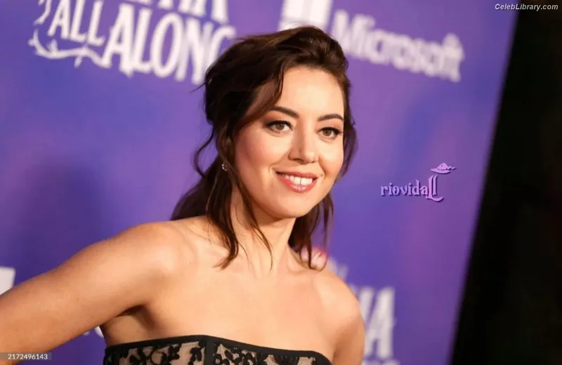 Aubrey Plaza photo 9 of 421