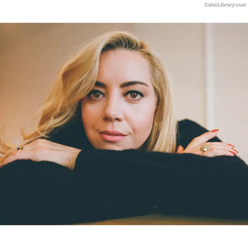 Aubrey Plaza photo 17 of 421