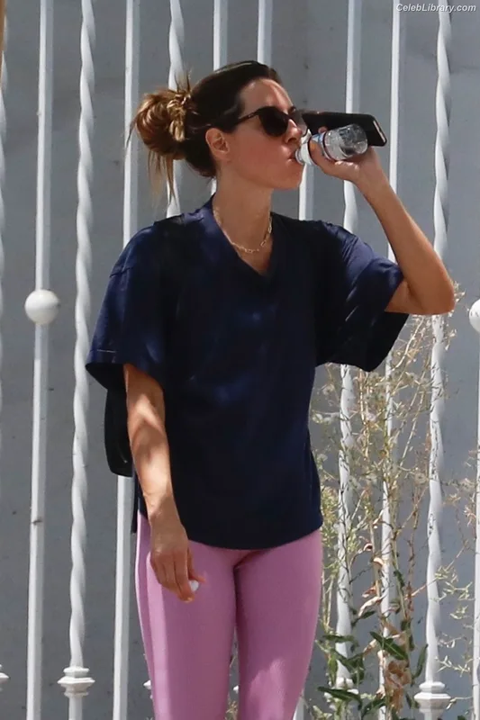 Aubrey Plaza photo 22 of 421
