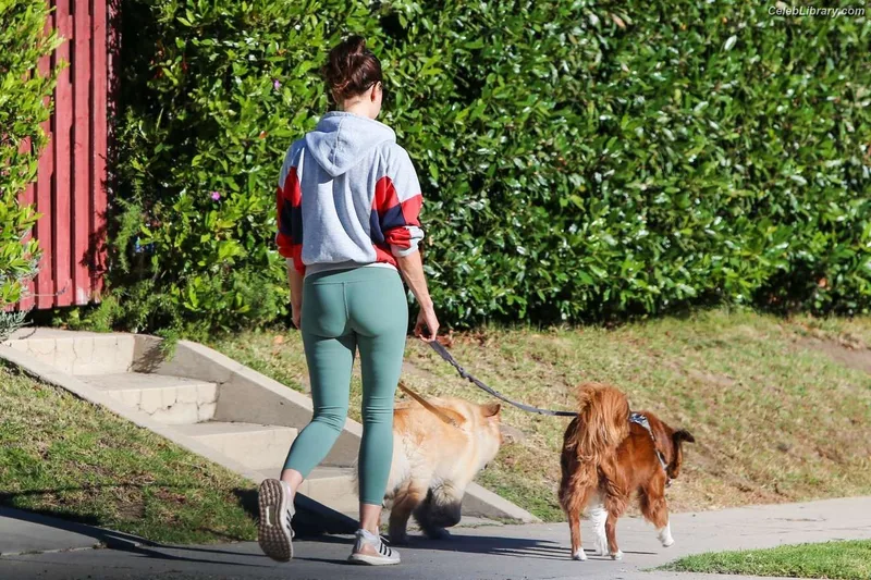 Aubrey Plaza photo 5 of 421