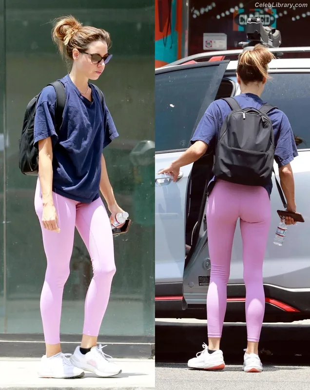 Aubrey Plaza photo 6 of 421