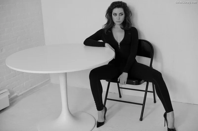 Aubrey Plaza photo 3 of 421