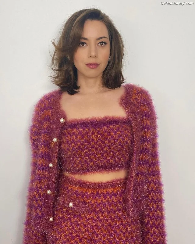 Aubrey Plaza photo 8 of 421