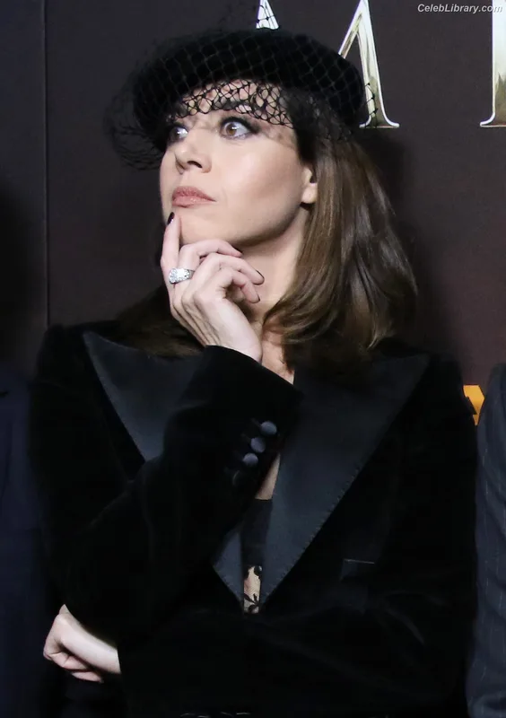 Aubrey Plaza photo 23 of 421