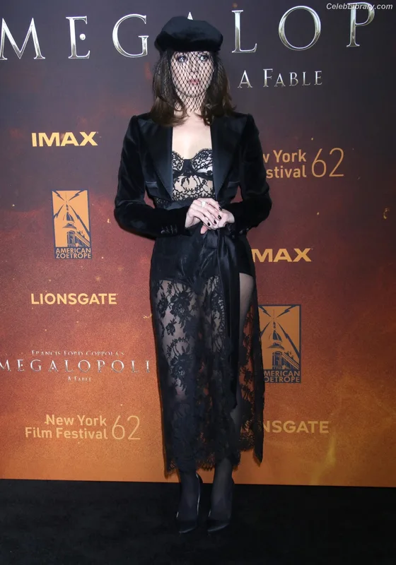 Aubrey Plaza photo 6 of 421