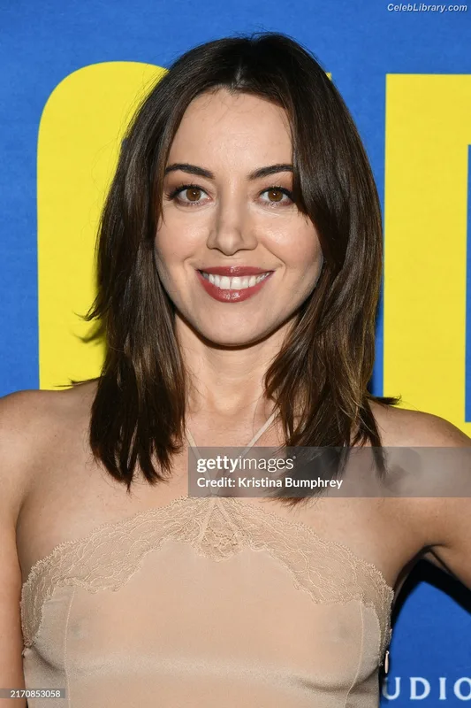 Aubrey Plaza photo 17 of 421