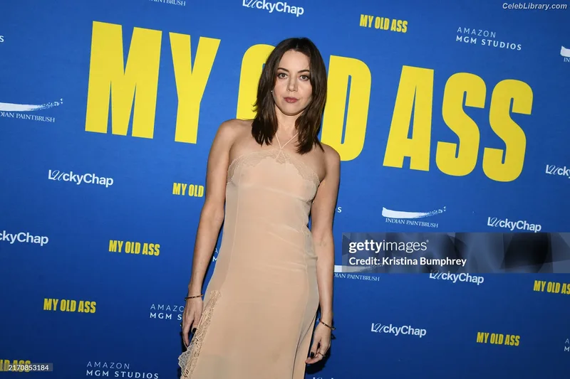 Aubrey Plaza photo 6 of 421