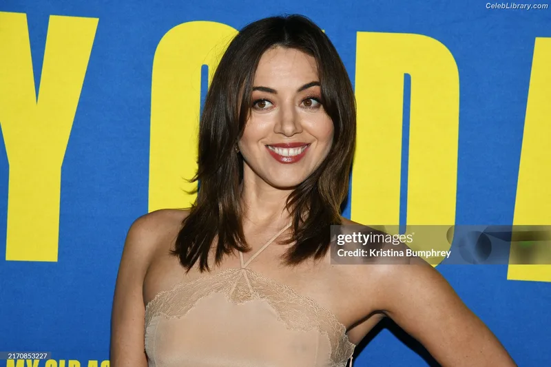 Aubrey Plaza photo 8 of 421