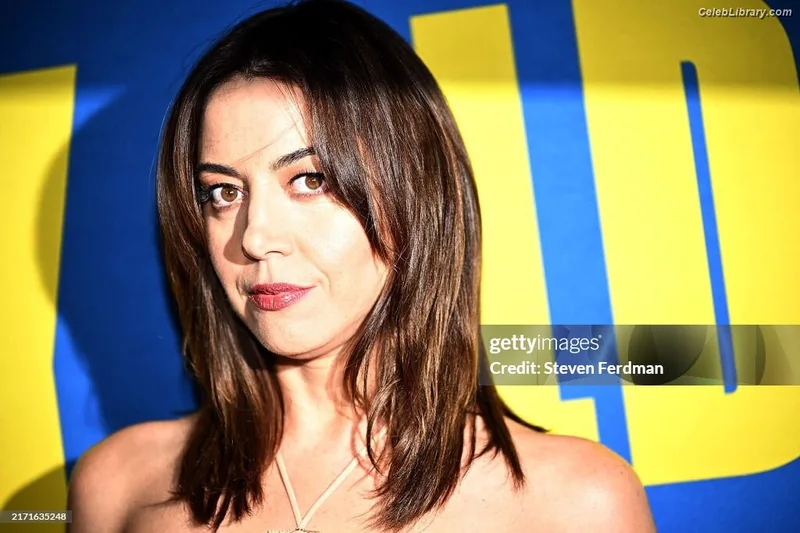 Aubrey Plaza photo 13 of 421