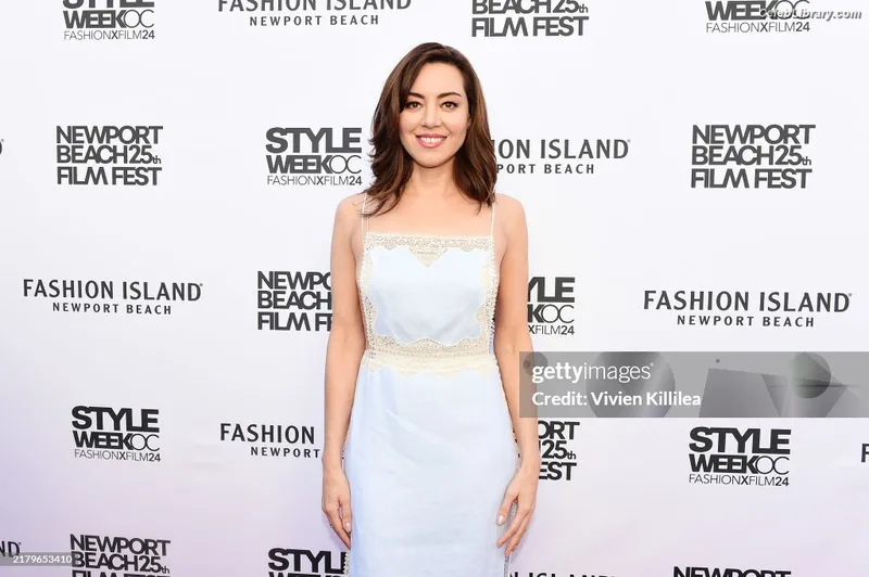 Aubrey Plaza photo 8 of 421