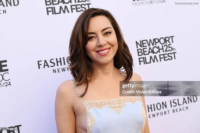 Aubrey Plaza photo 10 of 421