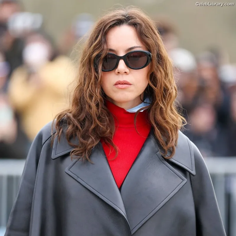 Aubrey Plaza photo 12 of 421