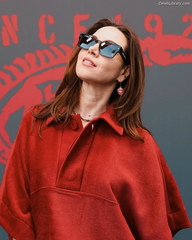 Aubrey Plaza photo 14 of 421