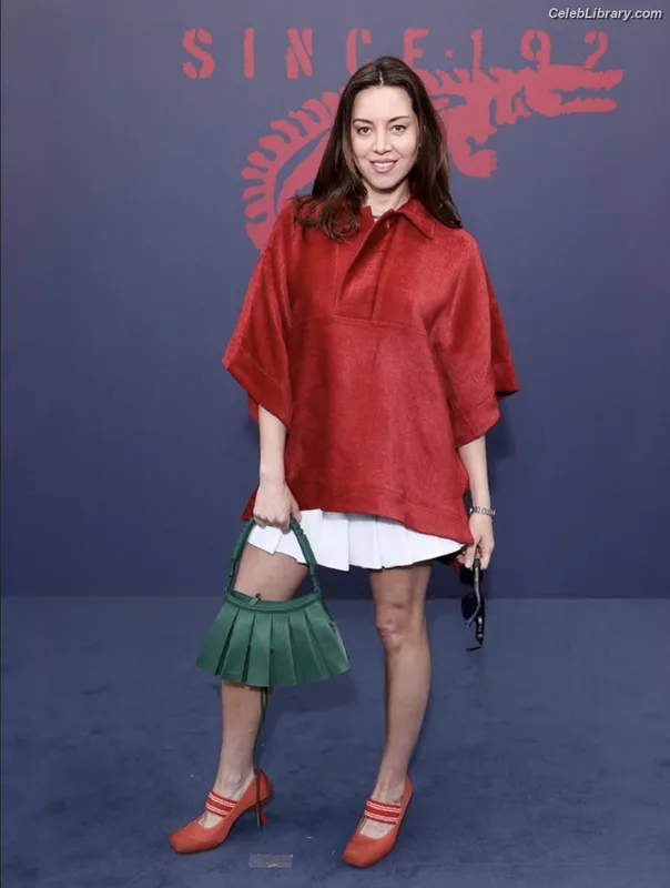 Aubrey Plaza photo 18 of 421