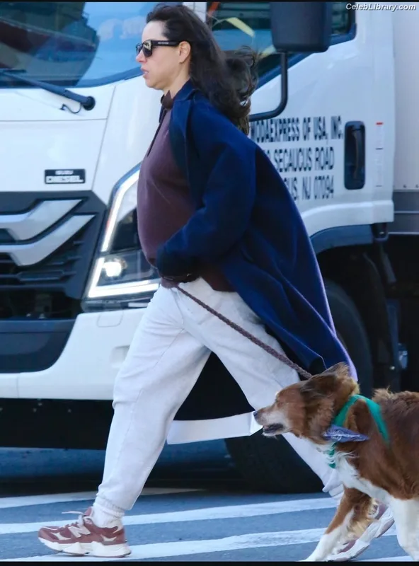 Aubrey Plaza photo 21 of 421