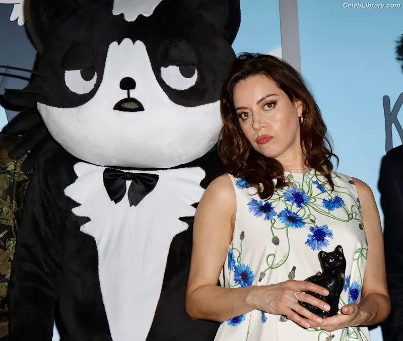 Aubrey Plaza photo 5 of 421