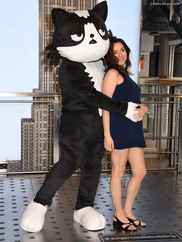 Aubrey Plaza photo 8 of 421
