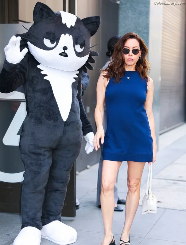 Aubrey Plaza photo 13 of 421