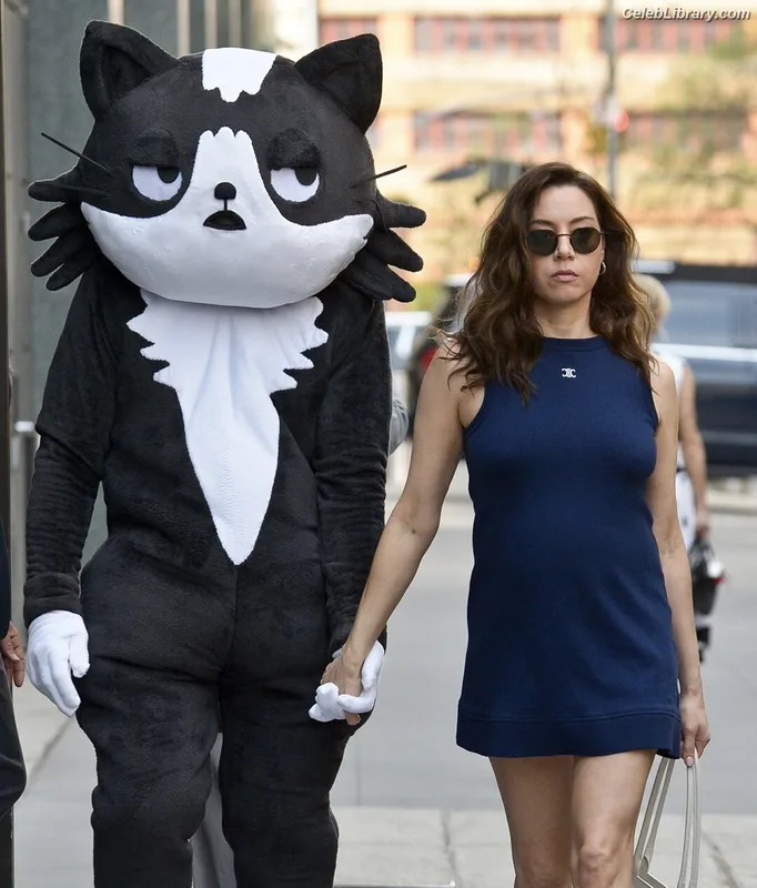 Aubrey Plaza photo 21 of 421